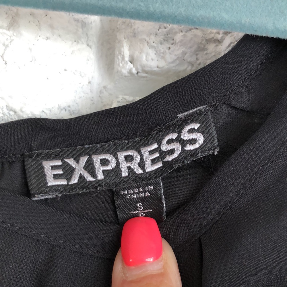 ❤️ EXPRESS TOP - Picture 3 of 5